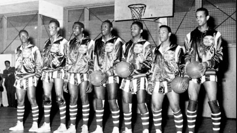 Harlem Globetrotters: How a Chicago Team Changed Basketball Forever
